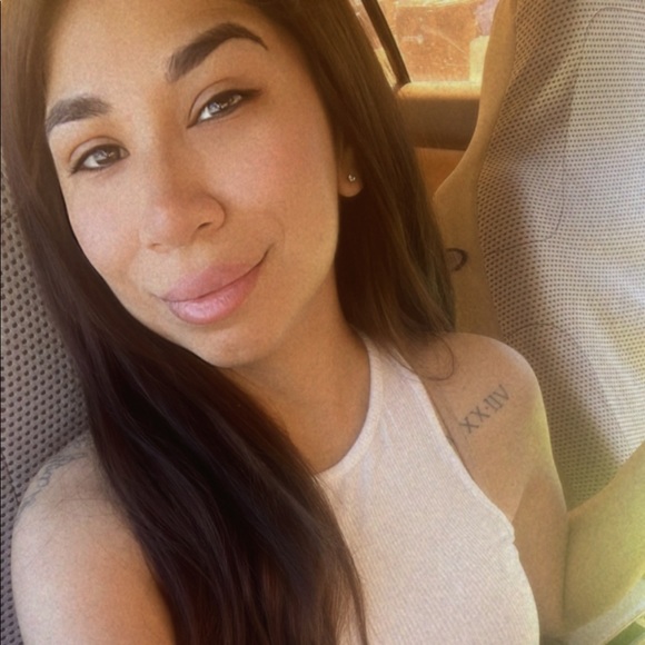 Meet your Posher, Ingrid - Picture 1 of 1